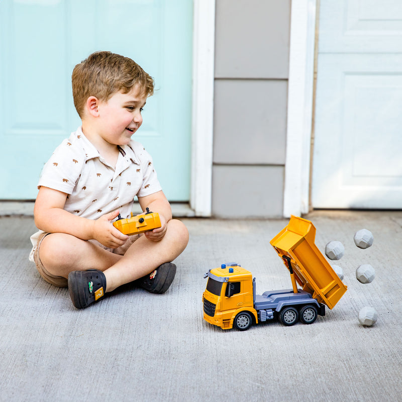 Sunnydaze Dump and Drive Light-Up Remote Control Dump Truck